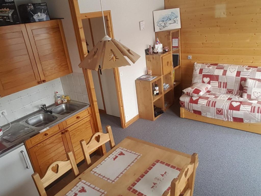 Studio Châtel 4 pers., Balcon sud-ouest, Proche centre & remontées, Equipé cuisine & TV, Garage - FR-1-676-144, Châtel