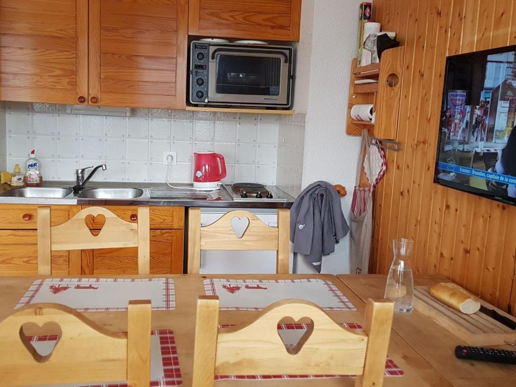 Studio Châtel 4 pers., Balcon sud-ouest, Proche centre & remontées, Equipé cuisine & TV, Garage - FR-1-676-144 - 2