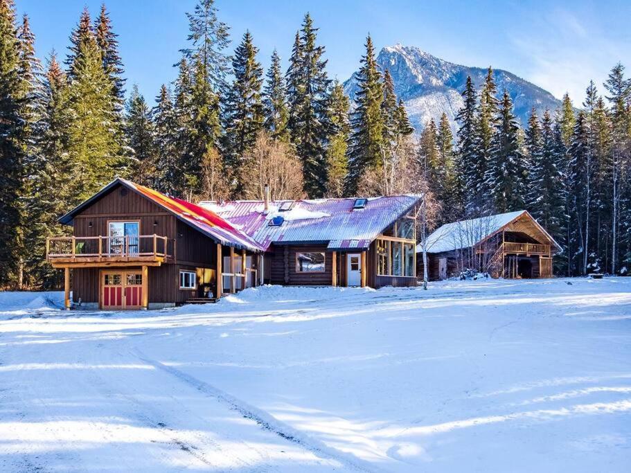7 Acres Forest - Skiing Close - Privacy - Theatre, Golden