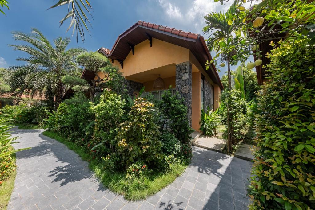 Tam Cốc Retreat Ninh Bình