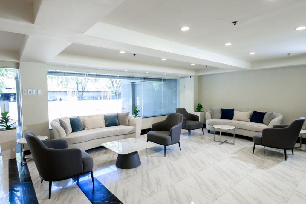 슈어스테이 플러스 바이 베스트 웨스턴 세부 시티의 현대적인 객실