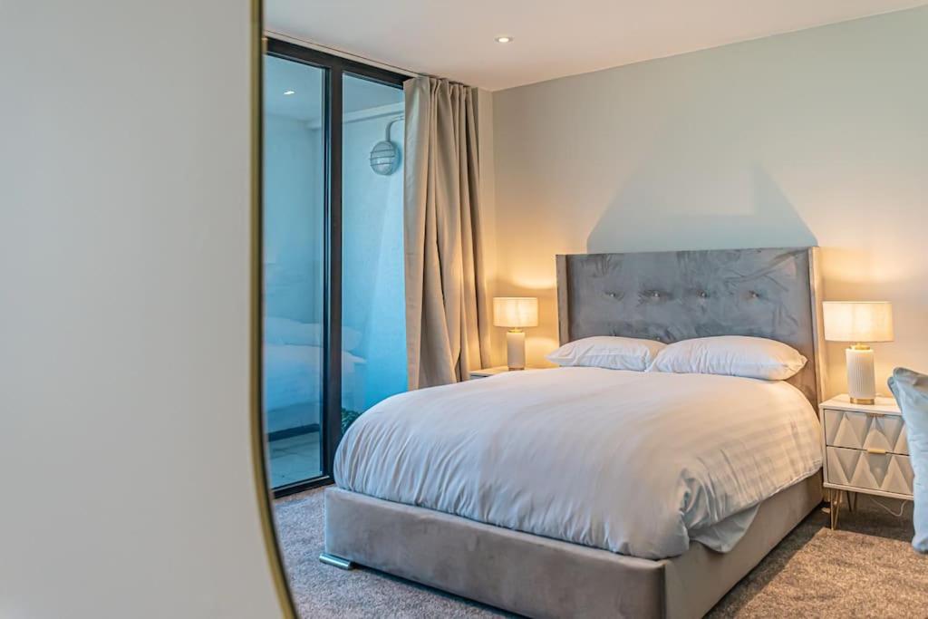 1BR Apt - Balcony - River View, Liverpool