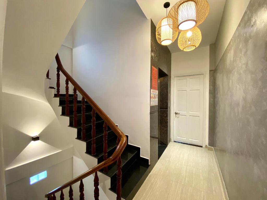 8 minutes walking to Nguyen Hue, Fast Wifi, check-in 24/7
