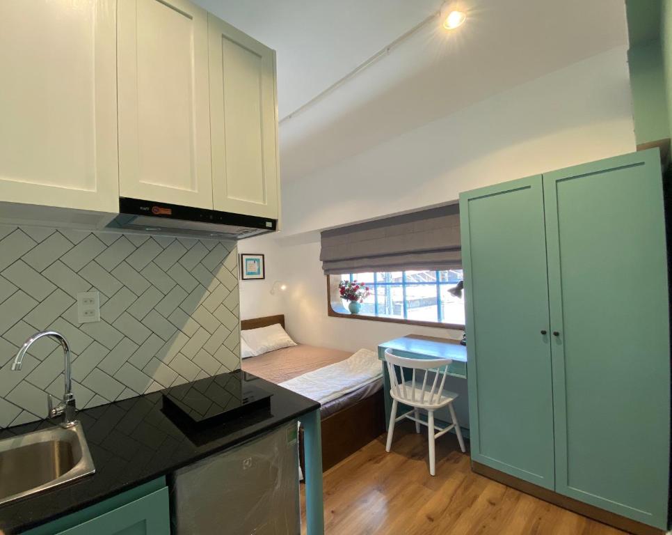 8 minutes walking to Nguyen Hue, Fast Wifi, check-in 24/7