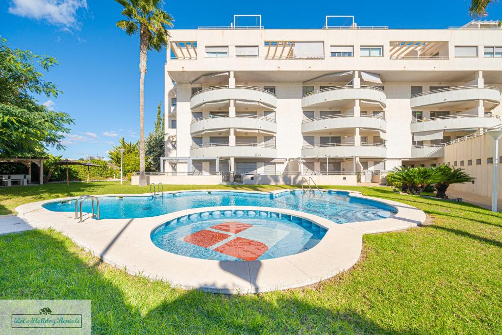 Luxury 2 Bed 2 Bath Apartment with pool - 1