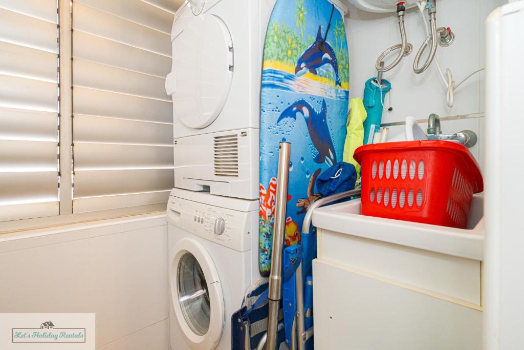 Luxury 2 Bed 2 Bath Apartment with pool - 4