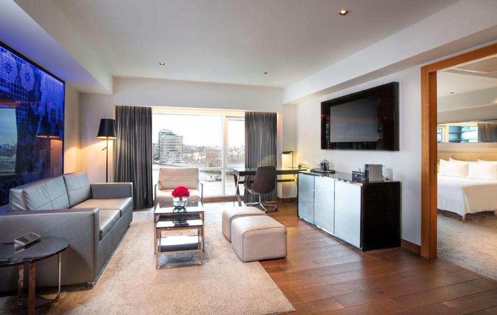 London Park Plaza London Riverbank room