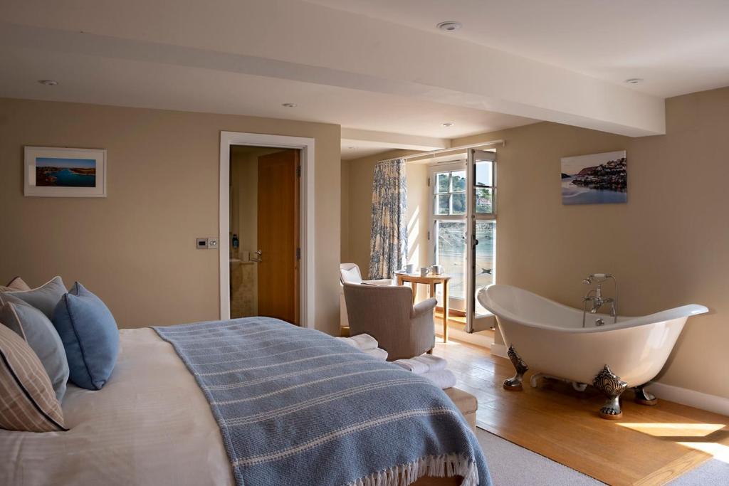 South Sands Hotel, Salcombe - photo 2