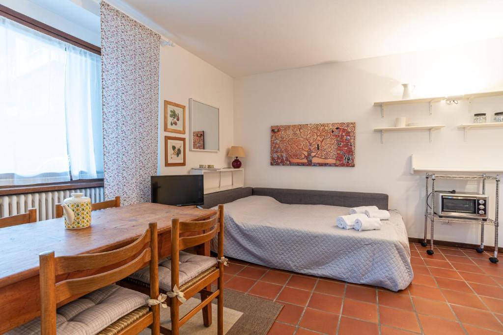 GuestHost - Como Cozy Studio Apartment - 2