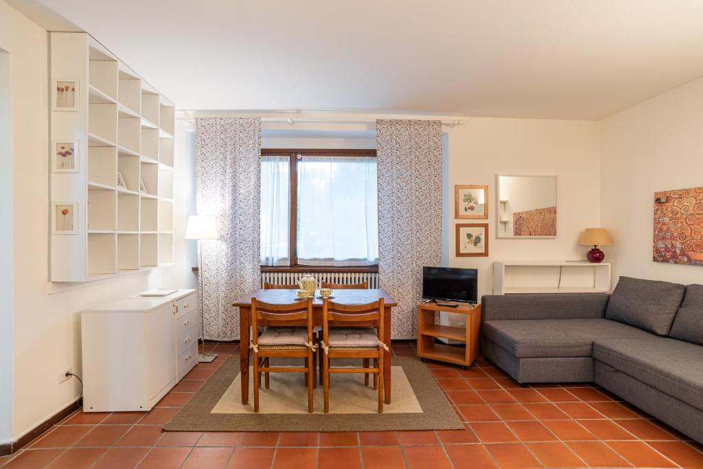 GuestHost - Como Cozy Studio Apartment - 3