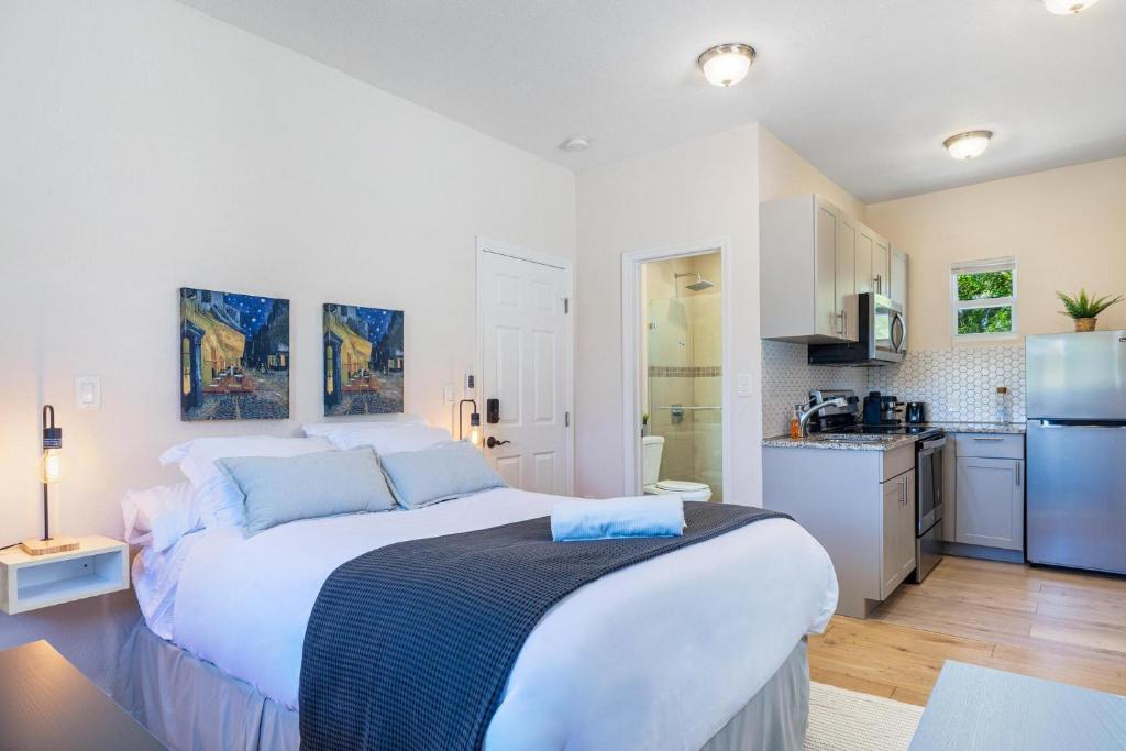 Azure - Mins to Las Olas & Beach, Fort Lauderdale
