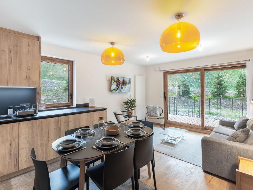Appart. familial 2 pièces à Courchevel avec accès pistes et parking - FR-1-563-109 - 1