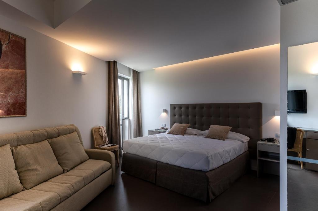 Rada Siri — Hotel rooms in Montepaone Lido, Calabria
