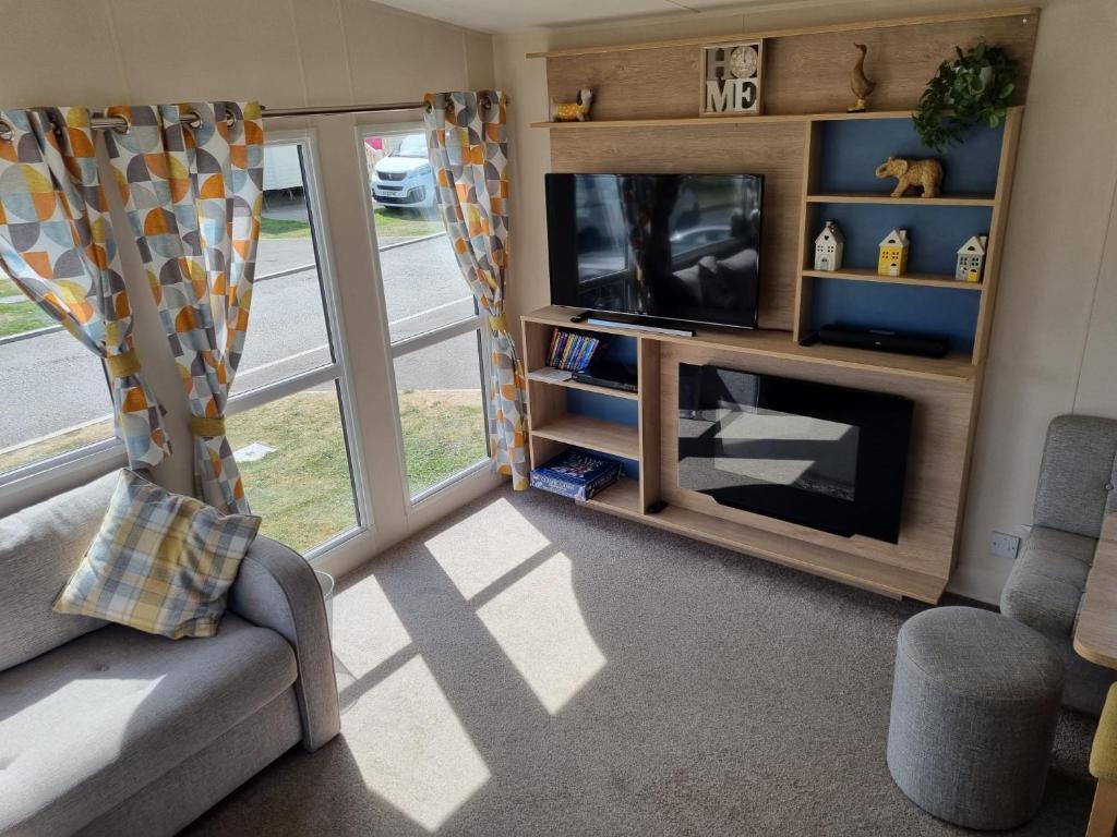 58 Lancaster crescent의 야외 수영장 및 휴양 공간