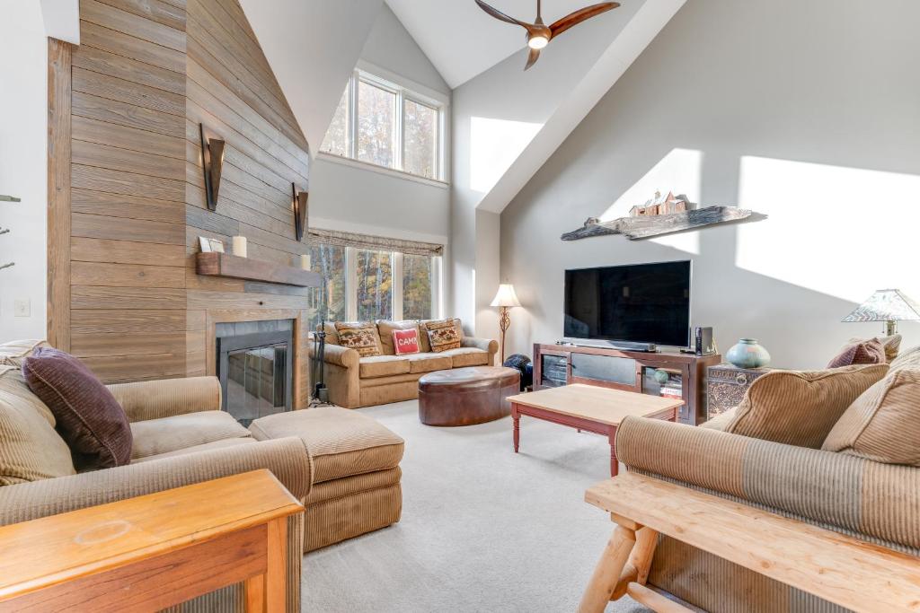 Solitude Village J202, Ludlow