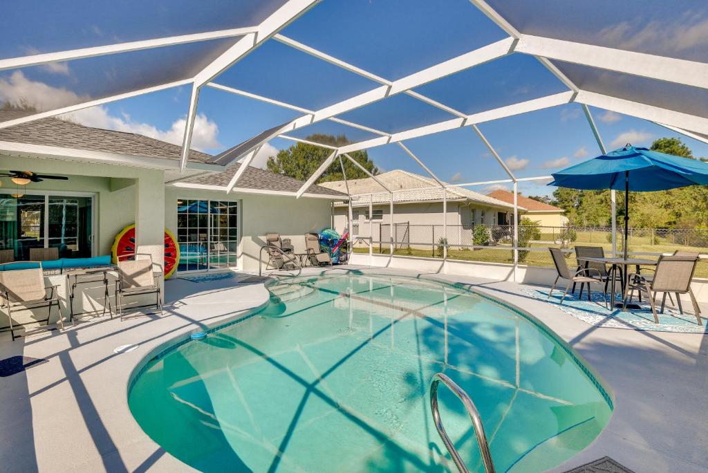 Palm Coast Home with Heated Pool 3 Mi to Beach!, Palm Coast