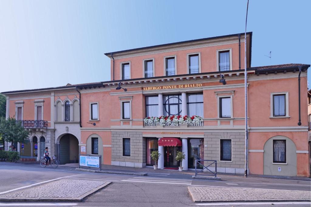 Hotel Ponte di Rialto — Hotel in Crema