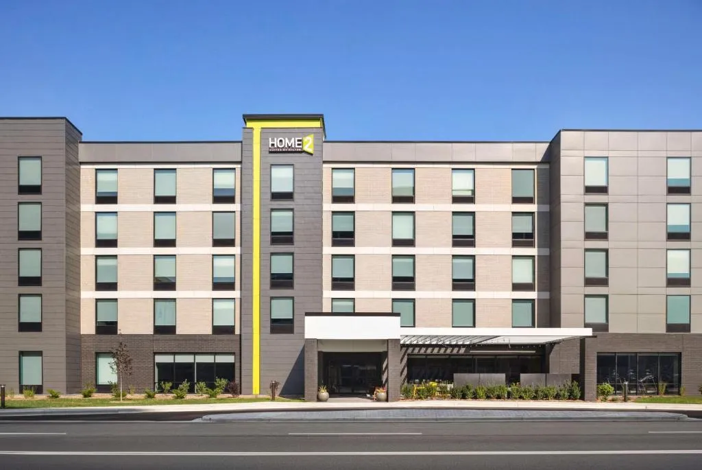 Home2 Suites By Hilton Milwaukee West，位于西艾利斯的酒店