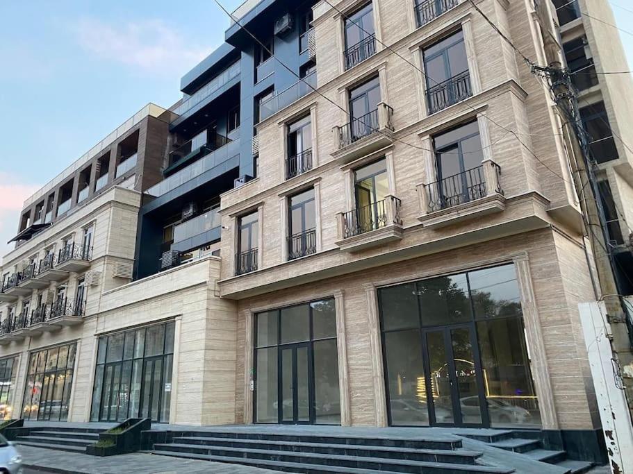 Tamar Quinn Apartment, Kutaisi