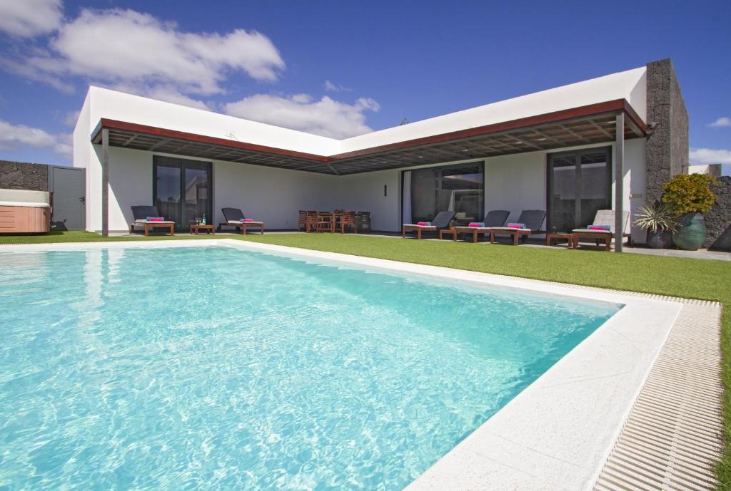 Luxury Los Mojones Villa Short Walk To Old Town Private Heated Pool - 1