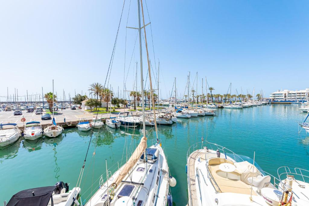Holiday rental apartment Puerto Marina Benalmádena SEA VIEW - 1 minuto de la playa VISTA al MAR - 2