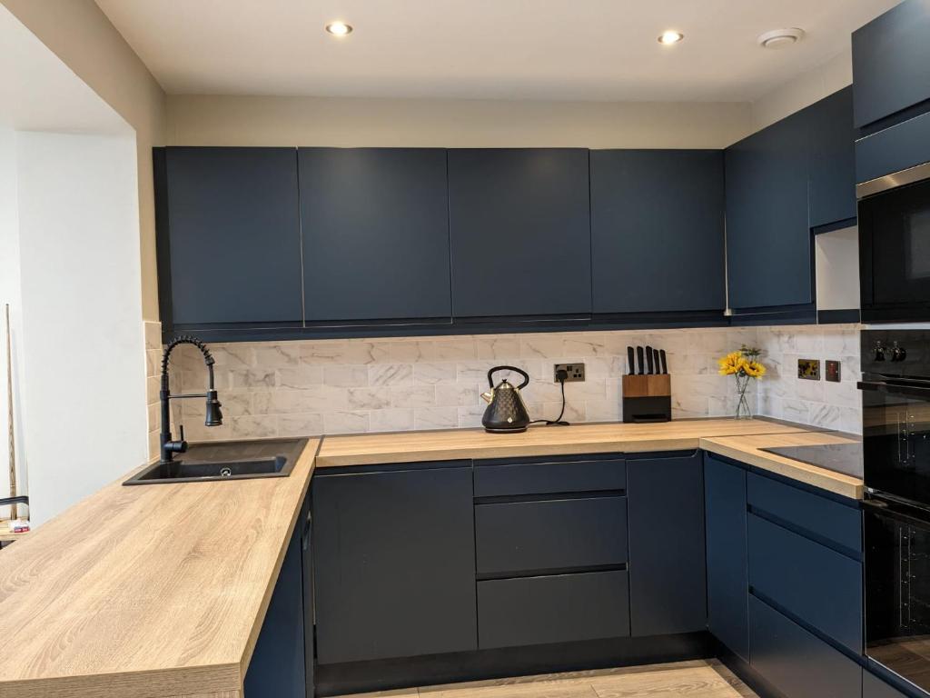 Bowness 3-Bed Hot Tub House - photo 4