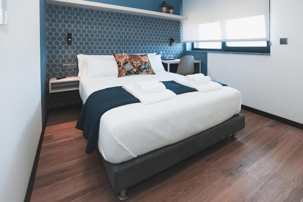 Alma Candida 24, Ganfei