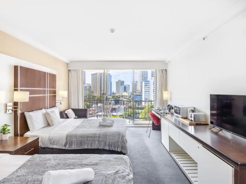 Marina View Escape 3mins walk to the beach, Gold Coast
