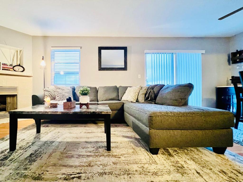 Cozy Home Away from Home in Carnegie PA