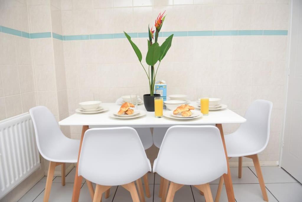 Gorgeous 3 Bed House, Bristol photo 8