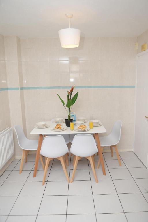 Gorgeous 3 Bed House, Bristol photo 5