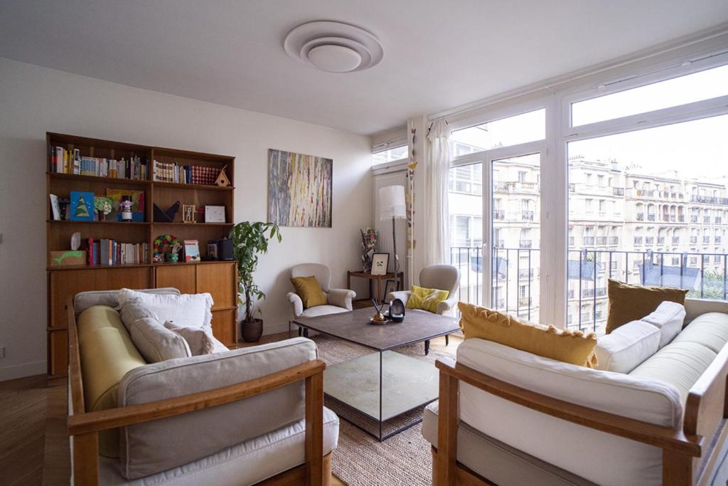 Spacious apartment with view of the Eiffel Tower - 2