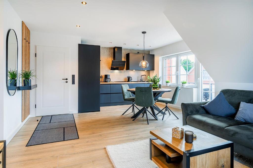 Alina, frisch renoviert mit Balkon!, Greetsiel