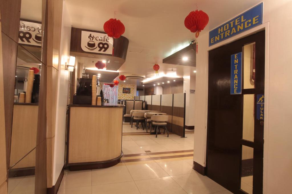Banquet hall
