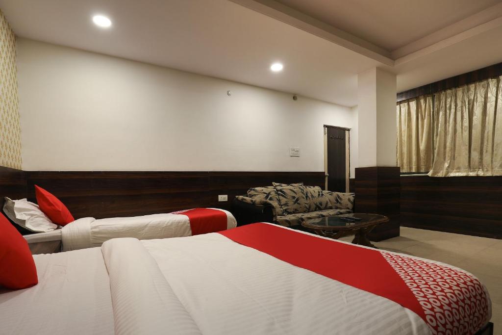 OYO Hotel Deccan Lodging And Boarding