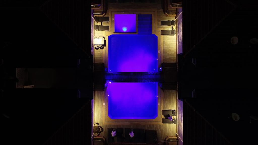 スイミングプール