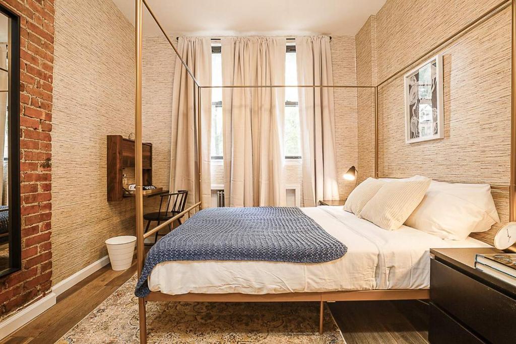Apartment 185: Hells Kitchen, New York