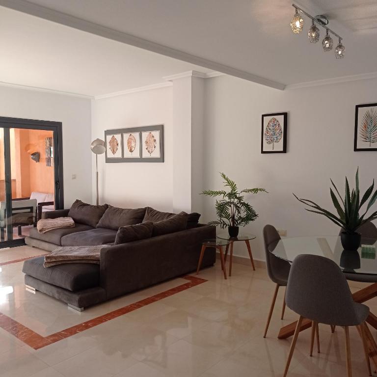 2-Bed Sleeps 4 with Pool Access - 3