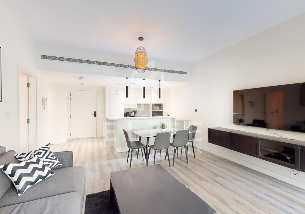 Fully Upgraded 1BD Large Terrace and Extra Sofa Bed, Dubaï