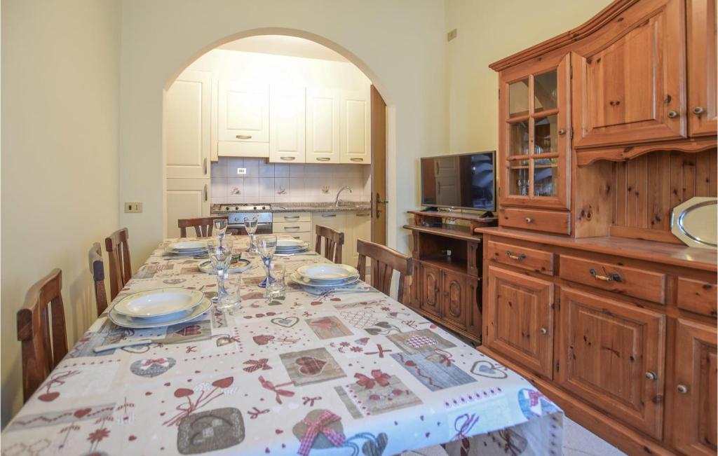 2 Bedroom Beach Front Home In Viareggio - 2