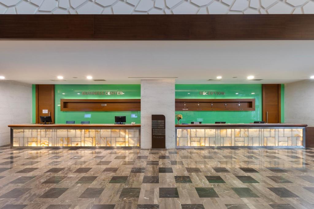 フロント・ロビー