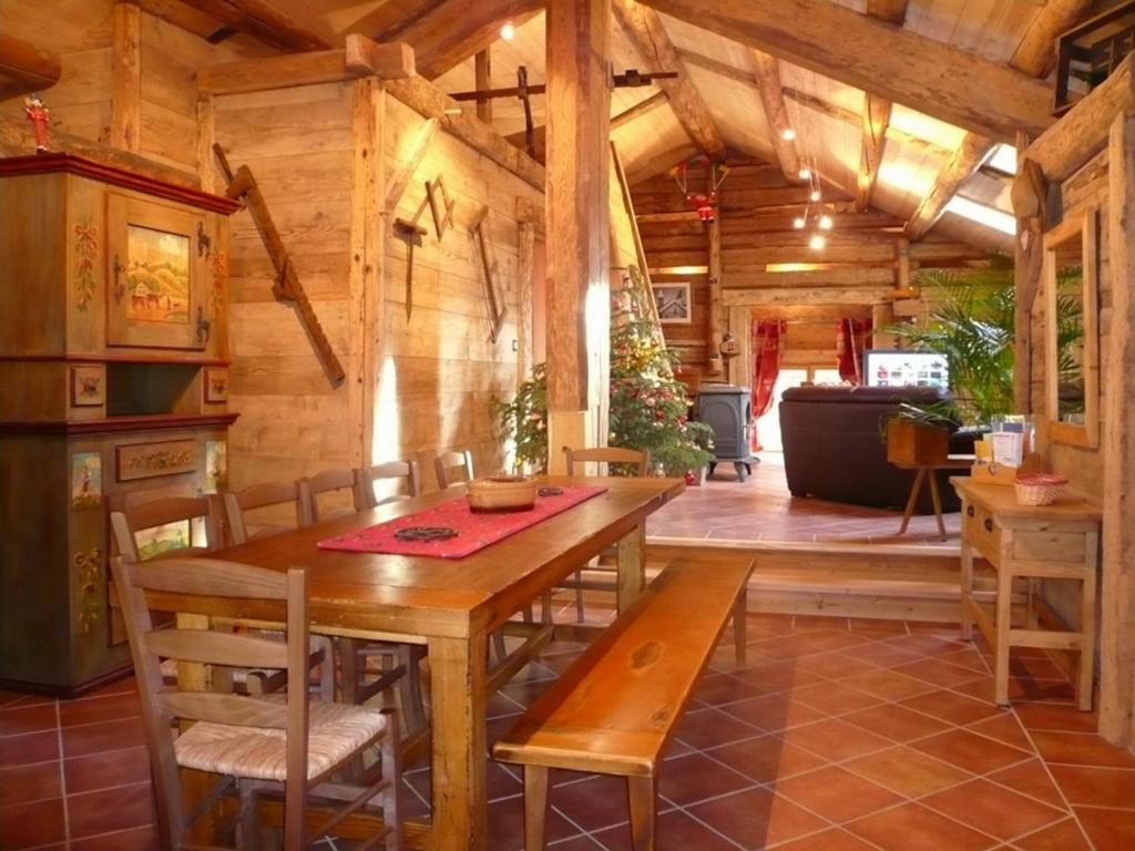 Spacieux T6 avec jacuzzi, sauna et jardin près des commerces et pistes au Grand-Bornand Village - FR-1-467-89 - 3