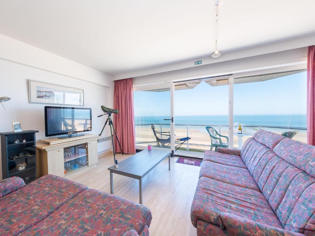 Bright apartment with sea view, Middelkerke