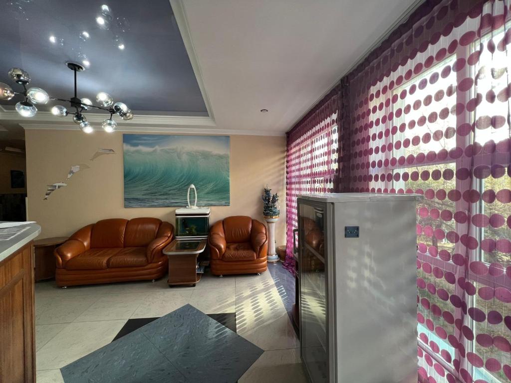 Three Dolphins Hotel