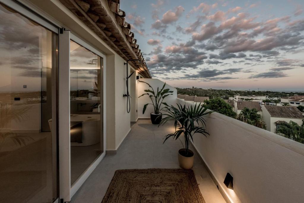 Duplex Renovated Luxury 3BED Apartment in Aloha Marbella - 2