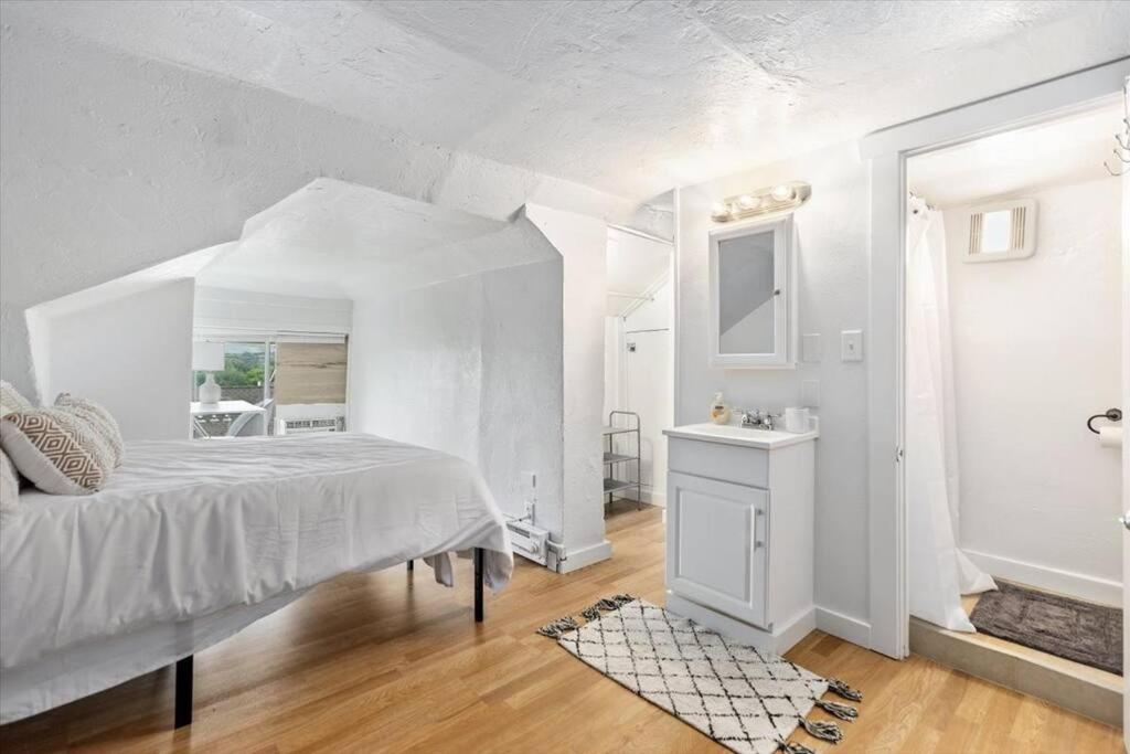 Unit 8: Lovely updated apartment!, Billings