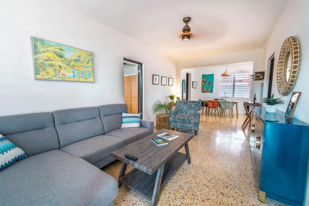 Coral Casa just one block from the beach, Stella