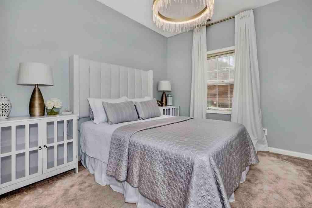 Private Suite in Upscale Neighborhood, Huntsville