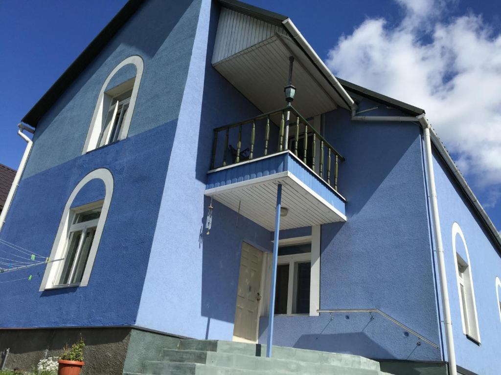 Entrance, House in the Garden in Parnu