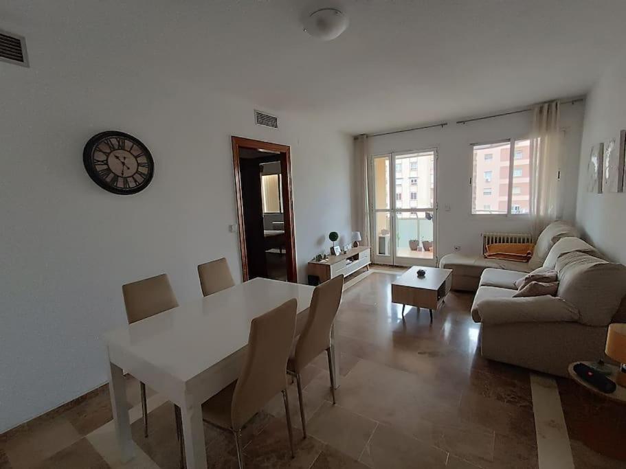 Einstein Granada, Granada